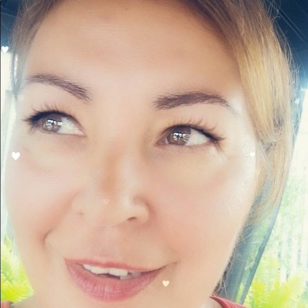 Meet your Posher, Lina